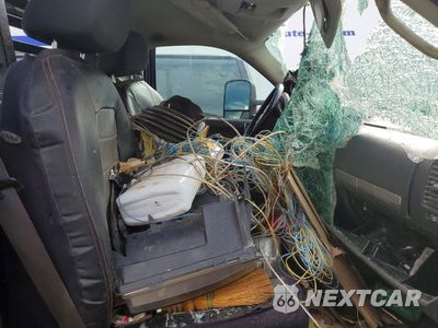 Zdjęcie 7 z 12 samochodu: 2008 CHEV SLVRDO 3500 CC 4X4 VIN:1GBJK34698E163912 - miniatura