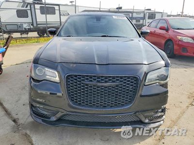 Piąte zdjęcie samochodu w środku: 2019 CHRYSLER 300 S VIN:2C3CCABG4KH585429 - miniatura