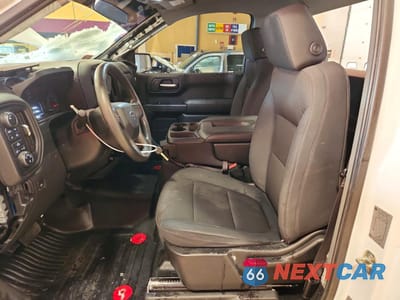 Zdjęcie 7 z 12 samochodu: 2019 CHEVROLET SILVERADO K1500 VIN:3GCNYAEHXKG168097 - miniatura