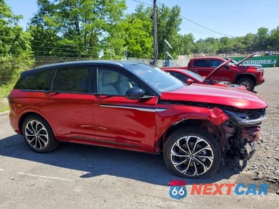 Czwarte zdjęcie samochodu z boku: 2025 LINCOLN NAUTILUS RESERVE VIN:5LMPJ8K4XSJ913333 - miniatura