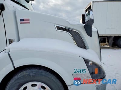 Zdjęcie 7 z 10 samochodu: 2017 VOLVO VNL SEMI TRUCK VIN:4V4NC9EH0HN982194 - miniatura