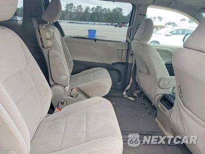 Zdjęcie 11 z 13 samochodu: 2015 TOYOTA SIENNA LE VIN:5TDKK3DC2FS654285 - miniatura