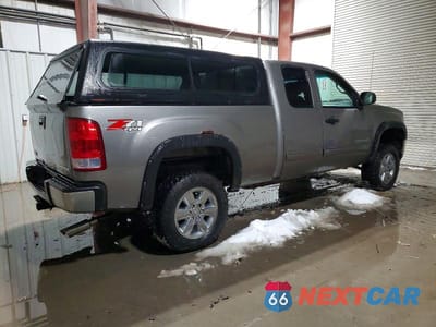 Trzecie zdjęcie samochodu z tyłu: 2013 GMC SIERRA K1500 SLE VIN:1GTR2VE70DZ375232 - miniatura