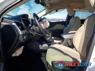 Zdjęcie 7 z 13 samochodu: 2017 JEEP CHEROKEE VIN:1C4PJLCB0HW526650 - miniatura