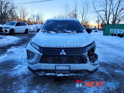 Piąte zdjęcie samochodu w środku: 2023 MITSUBISHI ECLIPSE CROSS LE VIN:JA4ATVAAXPZ048878 - miniatura
