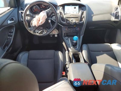 Zdjęcie 8 z 12 samochodu: 2016 FORD FOCUS RS VIN:WF0DP3TH7G4116750 - miniatura