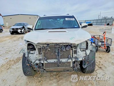 Piąte zdjęcie samochodu w środku: 2023 TOYOTA 4RUNNER SE VIN:JTERU5JR5P6119882 - miniatura