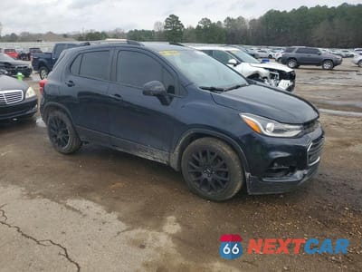 Czwarte zdjęcie samochodu z boku: 2021 CHEVROLET TRAX 1LT VIN:KL7CJLSB0MB358698 - miniatura
