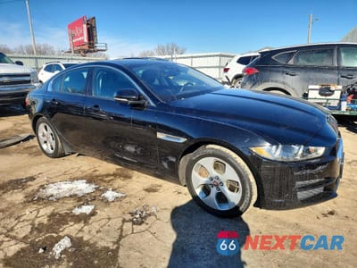 Czwarte zdjęcie samochodu z boku: 2017 JAGUAR XE VIN:SAJAR4BGXHA977990 - miniatura