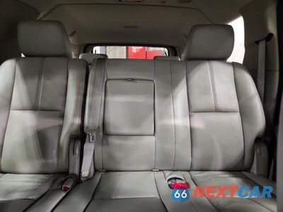 Zdjęcie 10 z 13 samochodu: 2011 CHEVROLET SUBURBAN K1500 LT VIN:1GNSKJE36BR105093 - miniatura