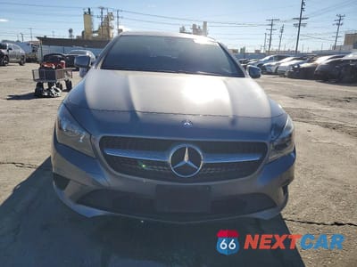 Piąte zdjęcie samochodu w środku: 2016 MERCEDES BENZ CLA VIN:WDDSJ4EB2GN326859 - miniatura