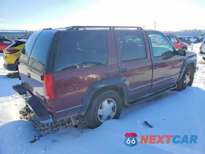 Trzecie zdjęcie samochodu z tyłu: 1999 CHEV TAHOE K1500 VIN:1GNEK13R3XJ365297 - miniatura