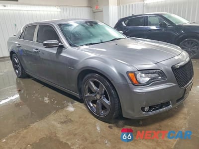 Czwarte zdjęcie samochodu z boku: 2012 CHRYSLER 300 S VIN:2C3CCADT3CH136528 - miniatura