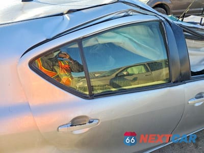 Zdjęcie 10 z 11 samochodu: 2013 TOYOTA PRIUS C VIN:JTDKDTB31D1047172 - miniatura
