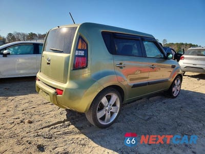 Trzecie zdjęcie samochodu z tyłu: 2011 KIA SOUL + VIN:KNDJT2A27B7319879 - miniatura