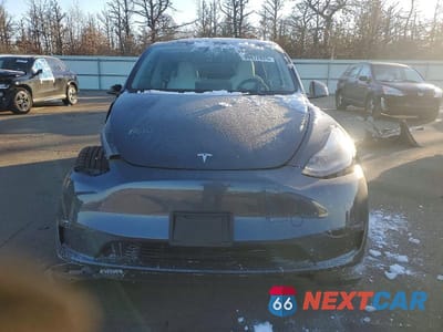Piąte zdjęcie samochodu w środku: 2023 TESLA MODEL Y VIN:7SAYGDEF9PF860268 - miniatura