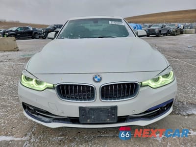 Piąte zdjęcie samochodu w środku: 2016 BMW 328 XI SULEV VIN:WBA8E3G50GNU38549 - miniatura