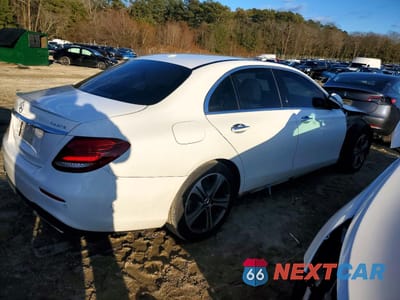 Trzecie zdjęcie samochodu z tyłu: 2017 MERCEDES-BENZ E 300 4MATIC VIN:WDDZF4KBXHA105653 - miniatura