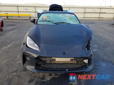 Piąte zdjęcie samochodu w środku: 2023 TOYOTA GR 86 VIN:JF1ZNBB10P9751296 - miniatura