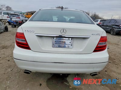 Zdjęcie 6 z 12 samochodu: 2012 MERCEDES-BENZ C 300 4MATIC VIN:WDDGF8BB2CA633114 - miniatura