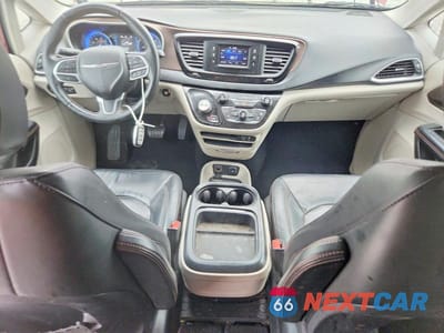 Zdjęcie 8 z 12 samochodu: 2017 CHRYSLER PACIFICA TOURING L VIN:2C4RC1BG0HR739658 - miniatura