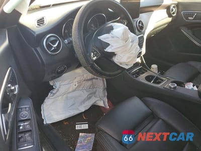 Zdjęcie 8 z 11 samochodu: 2019 MERCEDES-BENZ CLA 250 VIN:WDDSJ4EB1KN752115 - miniatura