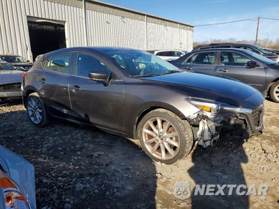 Czwarte zdjęcie samochodu z boku: 2017 MAZDA 3 GRAND TOURING VIN:3MZBN1M36HM148597 - miniatura