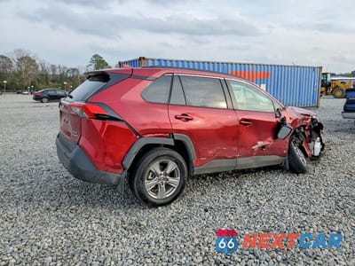 Trzecie zdjęcie samochodu z tyłu: 2024 TOYOTA RAV4 XLE VIN:2T3RWRFV6RW243463 - miniatura