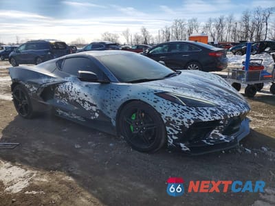 Czwarte zdjęcie samochodu z boku: 2023 CHEVROLET CORVETTE STINGRAY 1LT VIN:1G1YA2D46P5112493 - miniatura