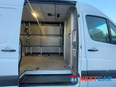Zdjęcie 6 z 10 samochodu: 2016 MERCEDES-BENZ SPRINTER 2500 VIN:WD3PE8DD5GP245609 - miniatura