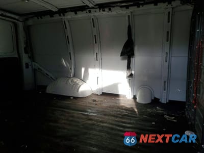 Zdjęcie 10 z 13 samochodu: 2024 CHEVROLET EXPRESS 2500 DELIVERY VAN VIN:1GCWGAFPXR1235674 - miniatura