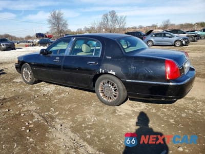 Drugie zdjęcie samochodu z przodu: 2007 LINCOLN TOWN CAR SIGNATURE LIMITED VIN:1LNHM82W37Y633686 - miniatura