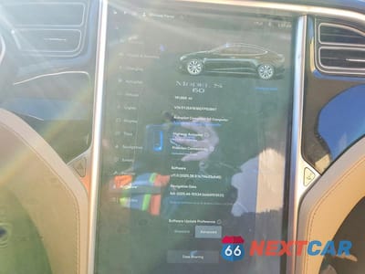 Zdjęcie 9 z 11 samochodu: 2014 TESLA MODEL S VIN:5YJSA1S18EFP50997 - miniatura