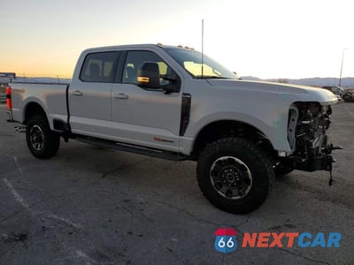 Czwarte zdjęcie samochodu z boku: 2026 FORD F350 SUPER DUTY VIN:1FT8W3BM4TEC37763 - miniatura