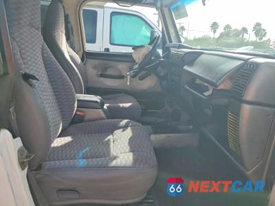 Zdjęcie 10 z 12 samochodu: 1998 JEEP WRANGLER / TJ SPORT VIN:1J4FY19S0WP735519 - miniatura