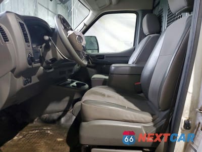 Zdjęcie 7 z 13 samochodu: 2021 NISSAN NV 2500 UTILITY / SERVICE VAN VIN:1N6BF0LY5MN804809 - miniatura