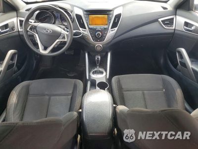 Zdjęcie 8 z 13 samochodu: 2016 HYUNDAI VELOSTER VIN:KMHTC6AD0GU298590 - miniatura