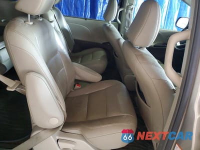 Zdjęcie 11 z 13 samochodu: 2015 TOYOTA SIENNA XLE VIN:5TDYK3DC7FS605609 - miniatura