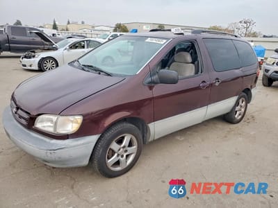 2000 TOYOTA SIENNA LE 4T3ZF13C5YU267269 - główne zdjęcie licytacji z USA - miniatura