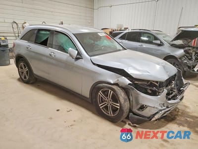 Czwarte zdjęcie samochodu z boku: 2021 MERCEDES-BENZ GLC 300 4MATIC VIN:W1N0G8EB1MF974005 - miniatura