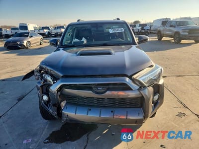 Piąte zdjęcie samochodu w środku: 2019 TOYOTA 4RUNNER TRD OFF-ROAD PREMIUM VIN:JTEBU5JR1K5667507 - miniatura