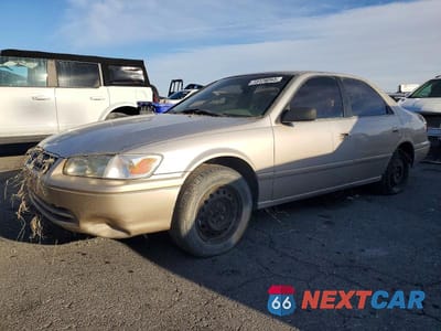 2000 TOYOTA CAMRY 4T1BG22K9YU637368 - główne zdjęcie licytacji z USA - miniatura