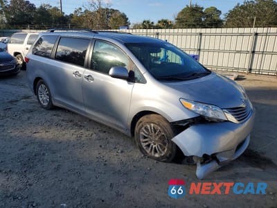 Czwarte zdjęcie samochodu z boku: 2016 TOYOTA SIENNA XLE 8-PASSENGER VIN:5TDYK3DC0GS724314 - miniatura