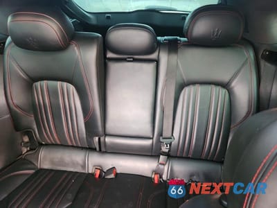 Zdjęcie 10 z 14 samochodu: 2017 MASERATI LEVANTE LUXURY VIN:ZN661XUL3HX245218 - miniatura