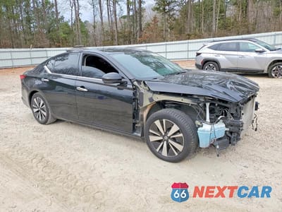 Czwarte zdjęcie samochodu z boku: 2019 NISSAN ALTIMA SL VIN:1N4BL4EV0KC202825 - miniatura