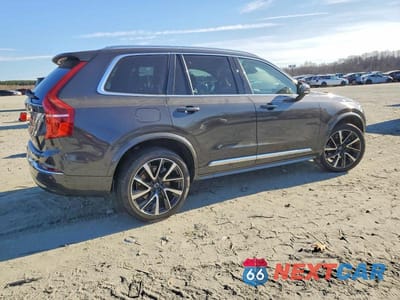 Trzecie zdjęcie samochodu z tyłu: 2023 VOLVO XC90 PLUS VIN:YV4L12PN6P1911152 - miniatura