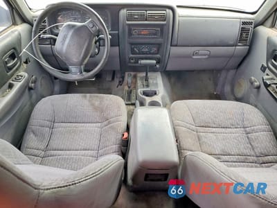 Zdjęcie 8 z 13 samochodu: 1997 JEEP CHEROKEE SPORT VIN:1J4FJ68S0VL528170 - miniatura