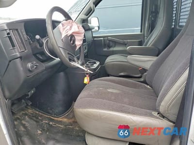 Zdjęcie 7 z 13 samochodu: 2018 GMC SAVANA G2500 UTILITY / SERVICE VAN VIN:1GTW7AFG7J1911924 - miniatura