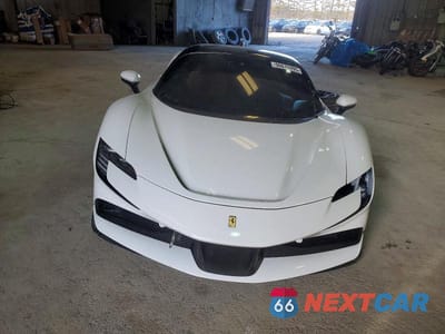 Piąte zdjęcie samochodu w środku: 2022 FERRARI SF 90 STRADALE VIN:ZFF95NLA3N0272206 - miniatura