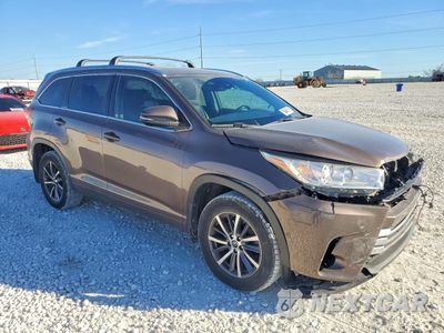 Czwarte zdjęcie samochodu z boku: 2018 TOYOTA HIGHLANDER SE VIN:5TDKZRFH8JS244185 - miniatura